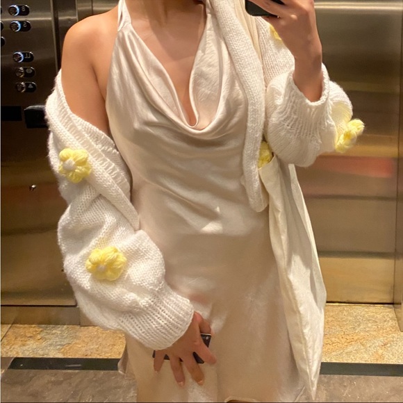 🤍 Ivory Silk Halter Dress - Picture 4 of 4